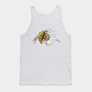 Bee collecting daisy pollen Tank Top